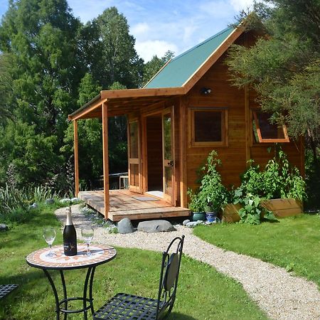 Sunrise Cabin At First Light Rangihaeata Retreat Такака Екстериор снимка