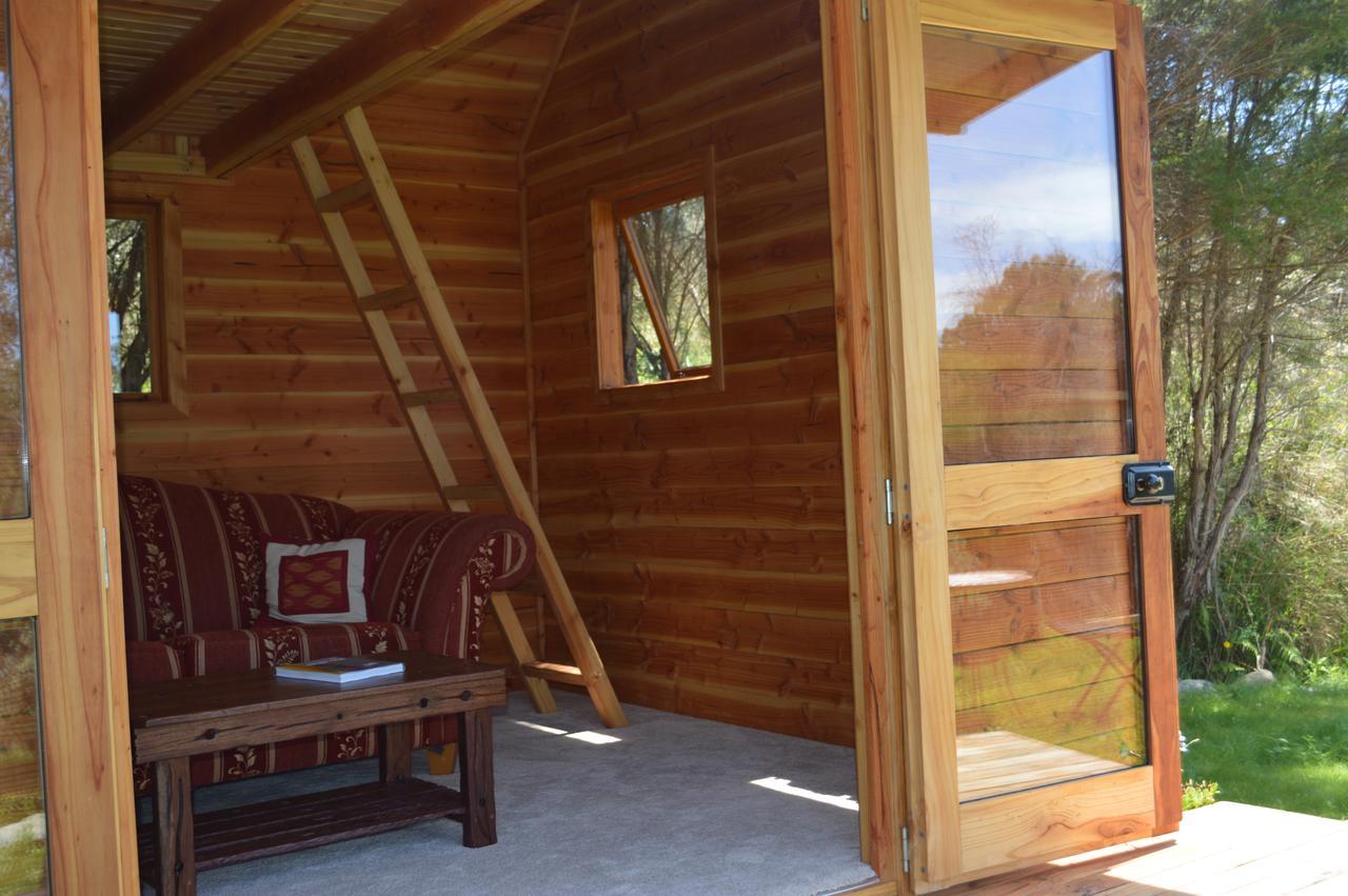 Sunrise Cabin At First Light Rangihaeata Retreat Такака Екстериор снимка